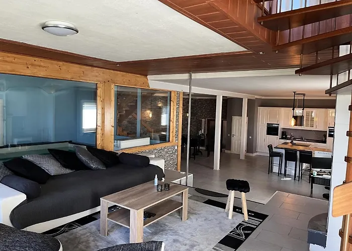 Traumscheune Mit Pool, Kamin Und Privatem * 리니치