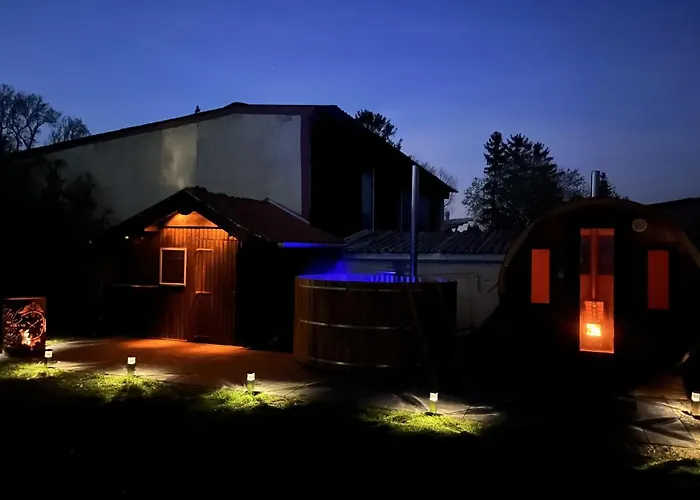 빌라 Traumscheune Mit Pool, Kamin Und Privatem 리니치